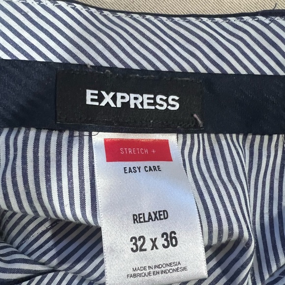 Express Men’s Stretch+ Easy Care Relaxed Dress Pants Navy 32x36 - Picture 2 of 2